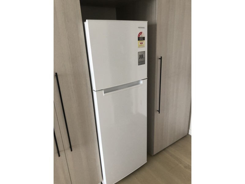 L9Master bedroom/2 Connam Avenue, Clayton VIC 3168