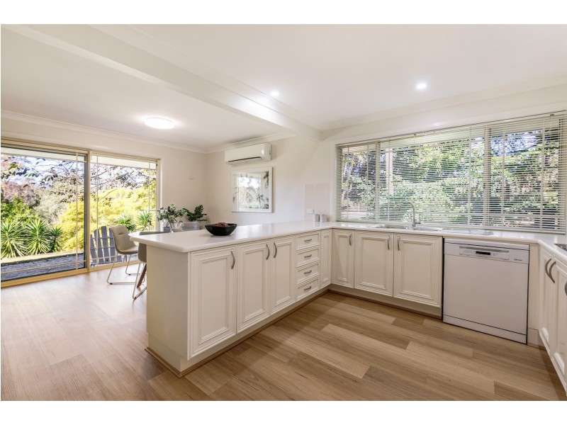 16 Greggs Road, Samford Valley QLD 4520