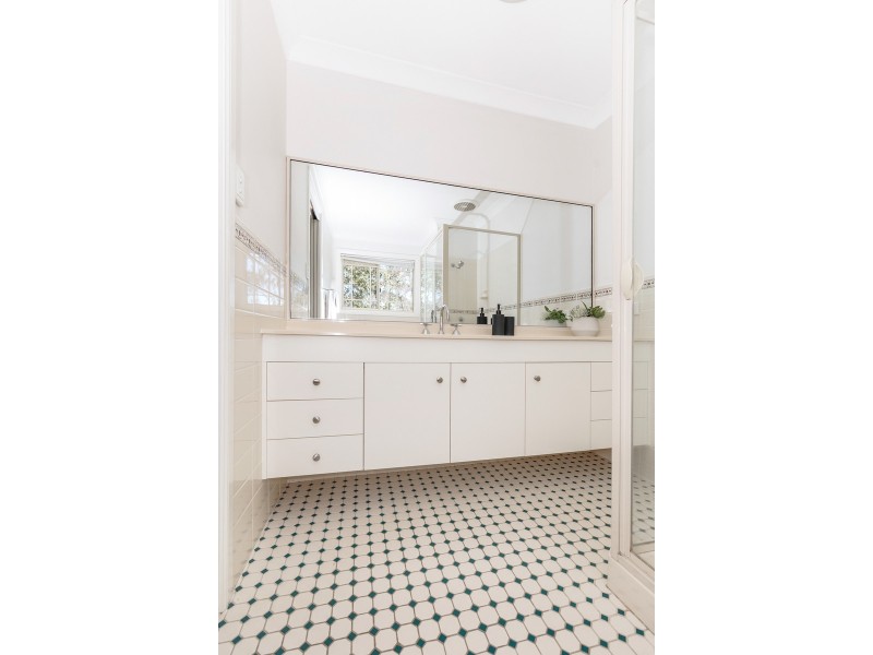 16 Greggs Road, Samford Valley QLD 4520