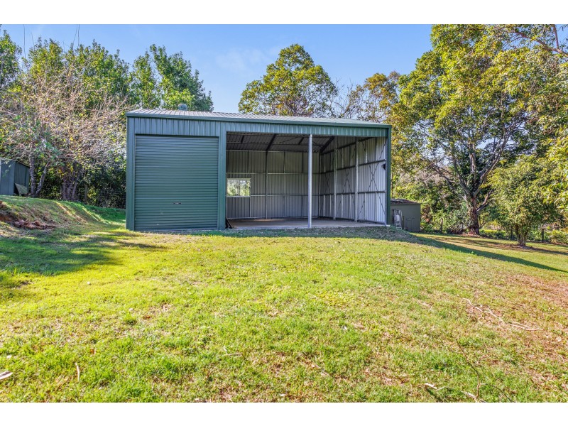 16 Greggs Road, Samford Valley QLD 4520