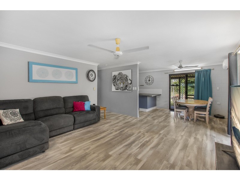 8 Brady Road, Oak Valley QLD 4811