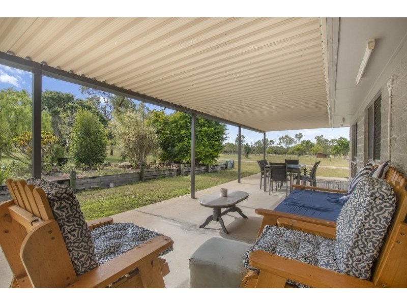 8 Brady Road, Oak Valley QLD 4811
