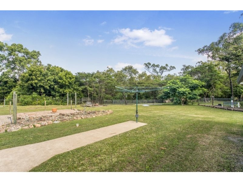 8 Brady Road, Oak Valley QLD 4811