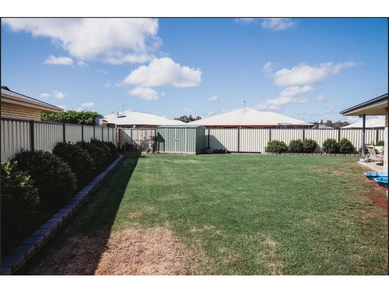 25 Emery Street, Gracemere QLD 4702