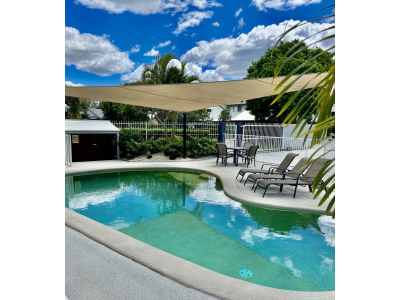 14 Koel Gardens/18 Lake Weyba Drive, Noosaville QLD 4566