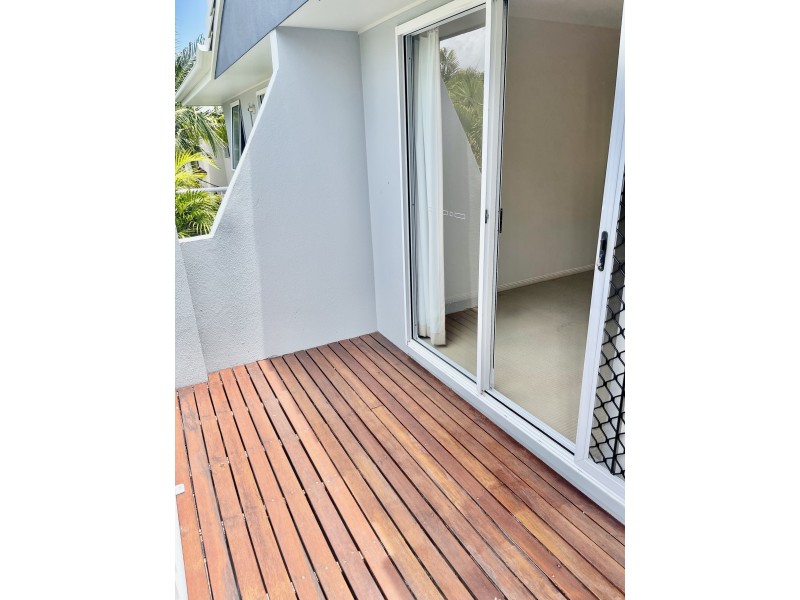 14 Koel Gardens/18 Lake Weyba Drive, Noosaville QLD 4566