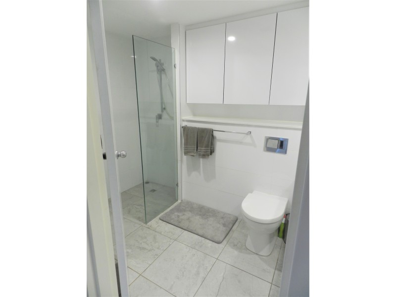 809/32 Surf Parade, Broadbeach QLD 4218