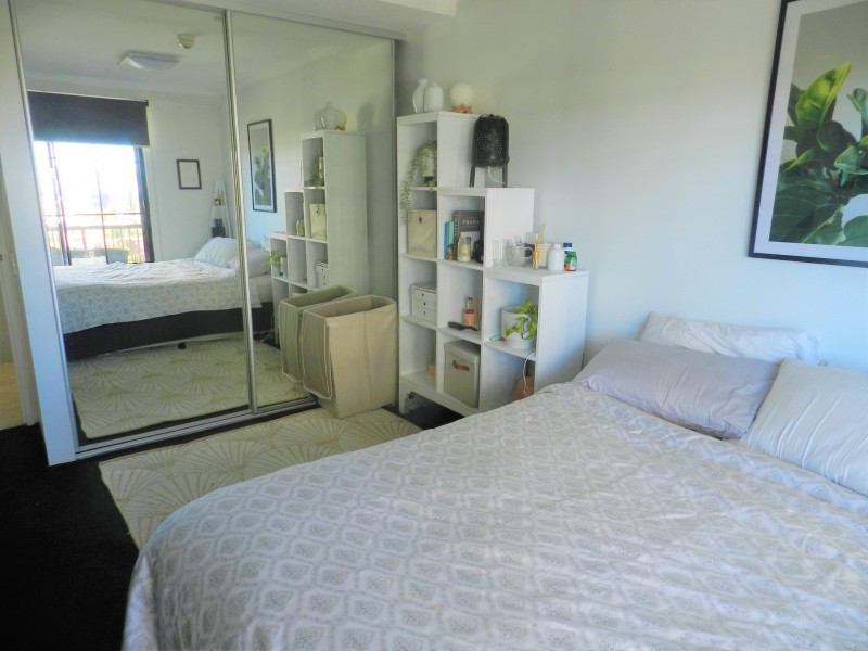 809/32 Surf Parade, Broadbeach QLD 4218