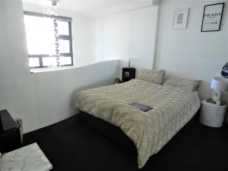 809/32 Surf Parade, Broadbeach QLD 4218