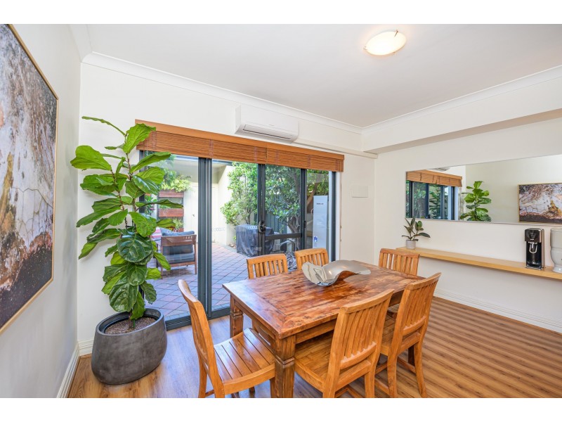 17/2 Quintilian Road, Mount Claremont WA 6010