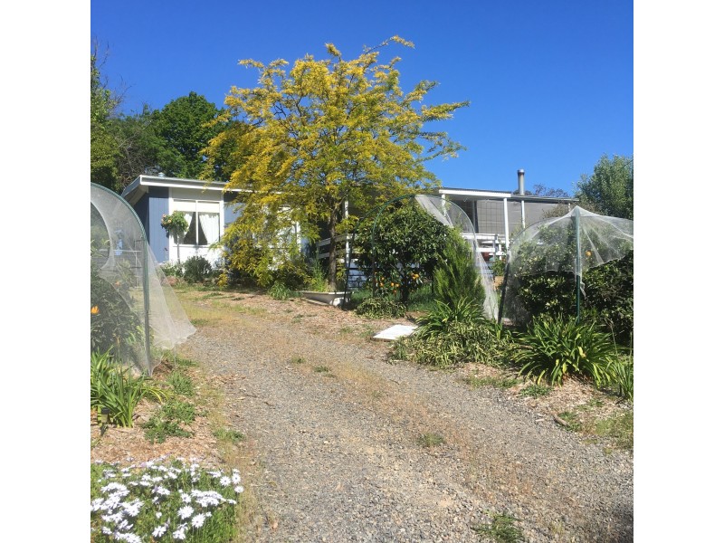 13 Trout Stream Way, Macs Cove VIC 3723