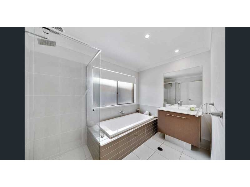 20 Frederick Street, Wellington Point QLD 4160