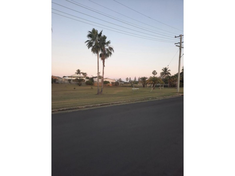 36 Bluewater Drive, Elliott Heads QLD 4670