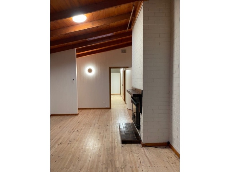 1B Lusatia Park Rd, Woori Yallock VIC 3139