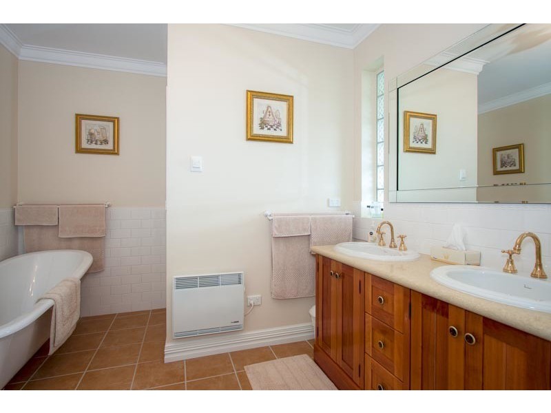 1/77 Leslie Road, Gisborne VIC 3437