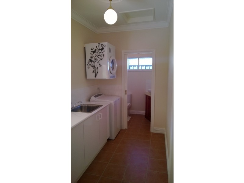 1/77 Leslie Road, Gisborne VIC 3437