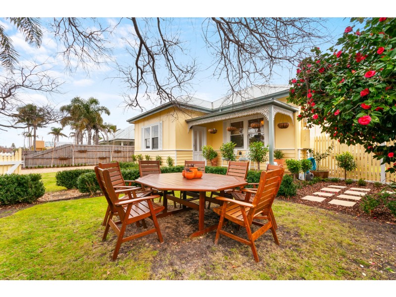 39 Myer Street, Lakes Entrance VIC 3909