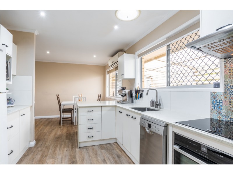 15 Kolora Crescent, Ferny Hills QLD 4055