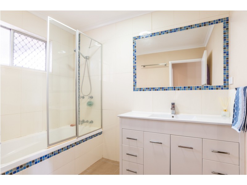 15 Kolora Crescent, Ferny Hills QLD 4055