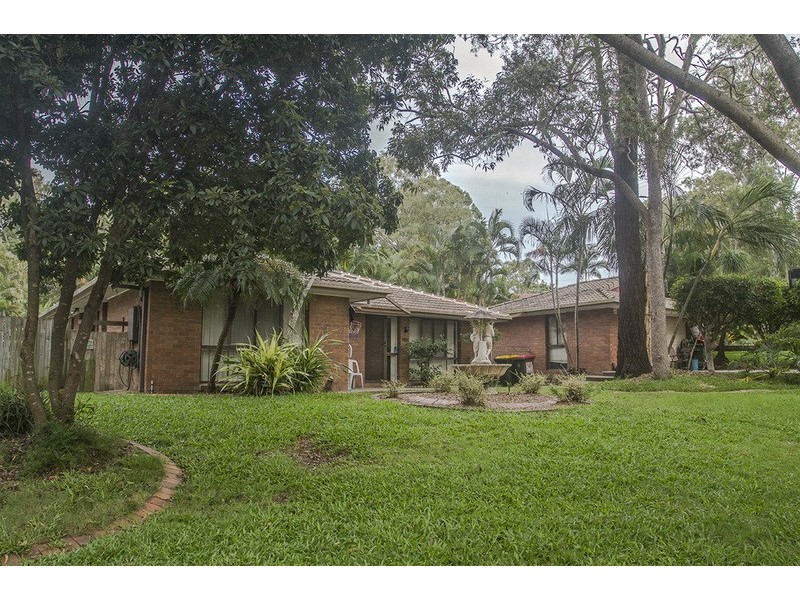 27 SPRINGFIELD PLACE, Forest Lake QLD 4078