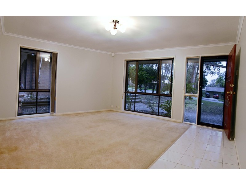 27 SPRINGFIELD PLACE, Forest Lake QLD 4078