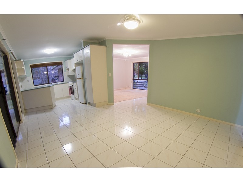 27 SPRINGFIELD PLACE, Forest Lake QLD 4078