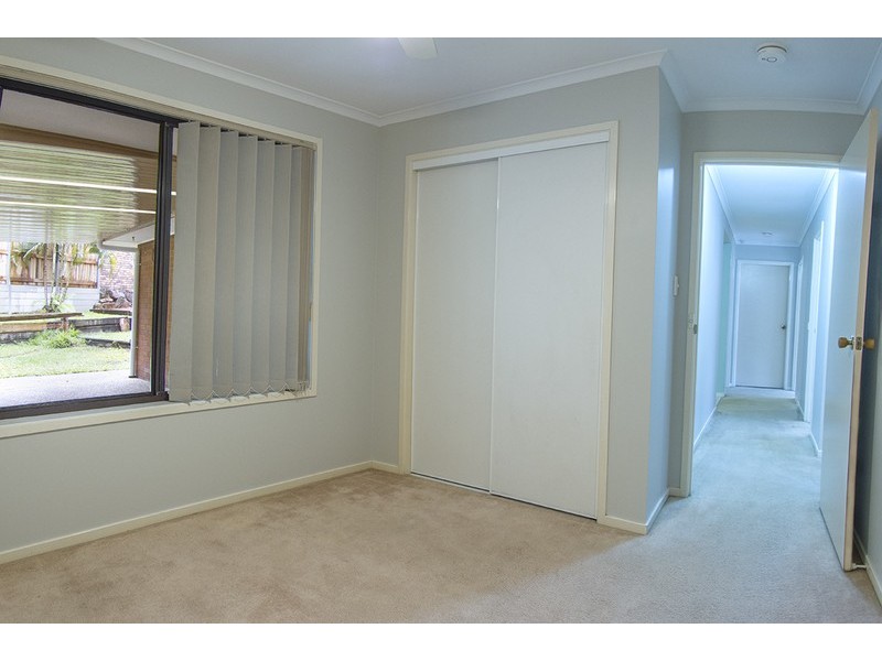 27 SPRINGFIELD PLACE, Forest Lake QLD 4078