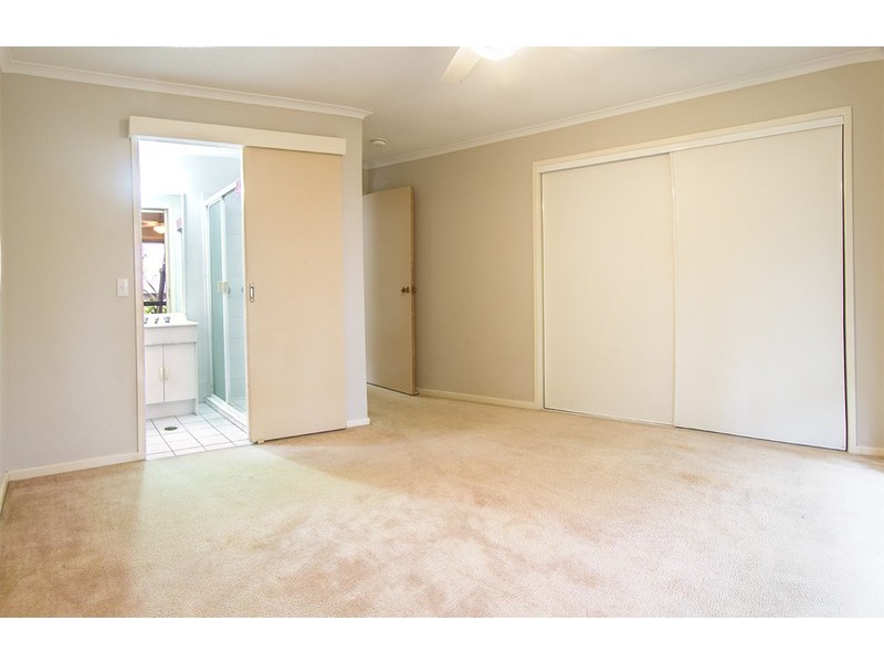 27 SPRINGFIELD PLACE, Forest Lake QLD 4078