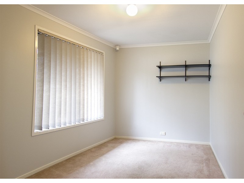 27 SPRINGFIELD PLACE, Forest Lake QLD 4078