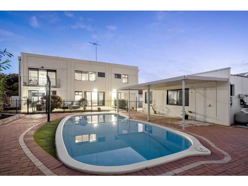 29 Long Beach Promenade, Mindarie WA 6030
