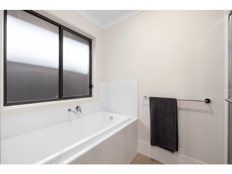 25 Rosewater Circuit, Mount Barker SA 5251
