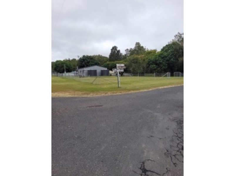 18 wood street, Mount Chalmers QLD 4702