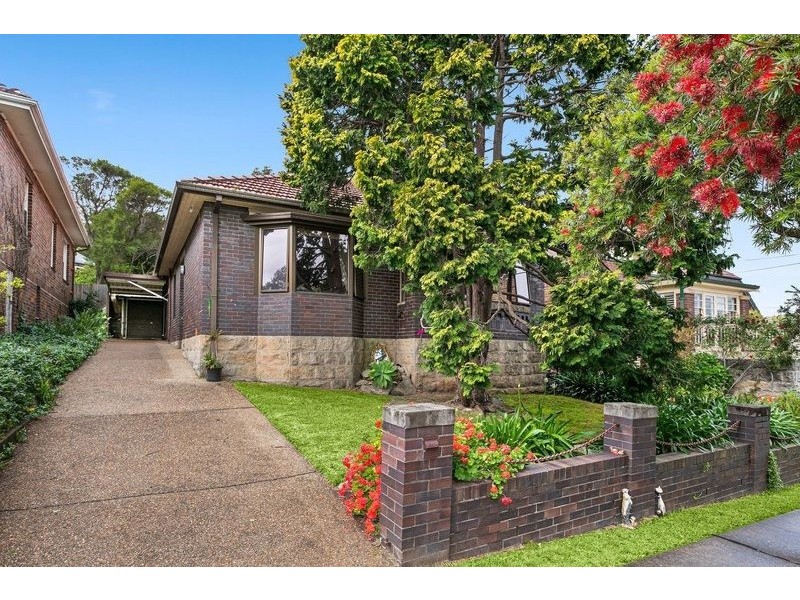 64 PACIFIC AVENUE, Penshurst NSW 2222