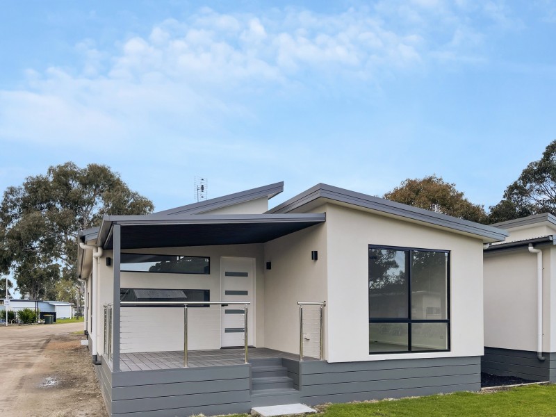 4/79 Slip road, Paynesville VIC 3880