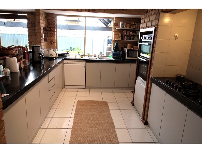 20 Cambrian Mall, Alexander Heights WA 6064