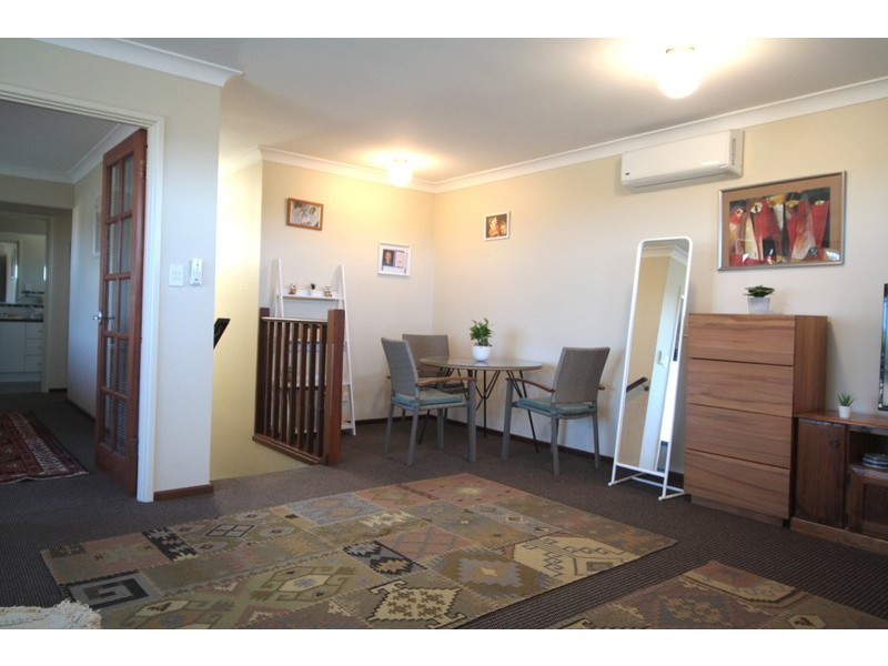 20 Cambrian Mall, Alexander Heights WA 6064