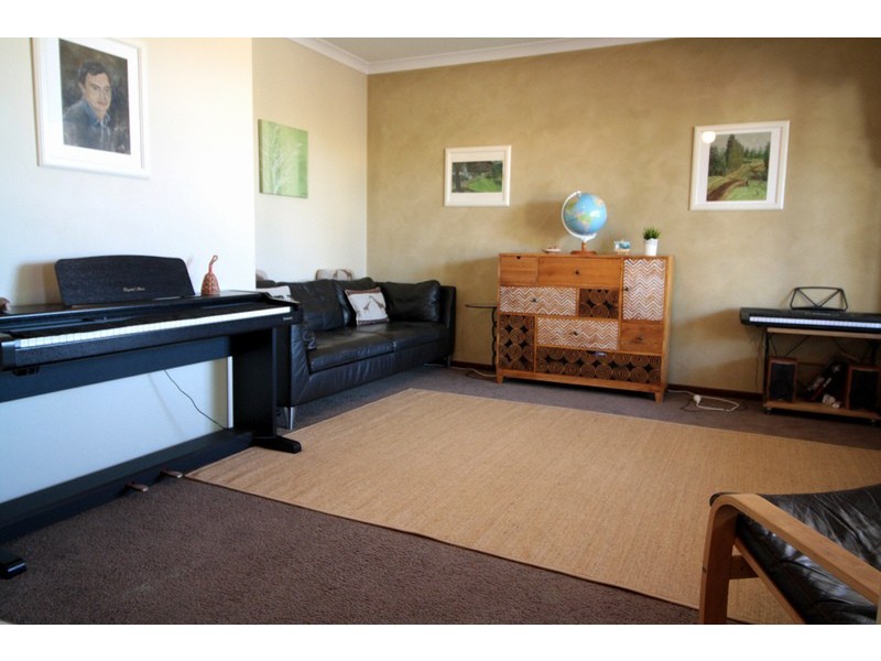 20 Cambrian Mall, Alexander Heights WA 6064