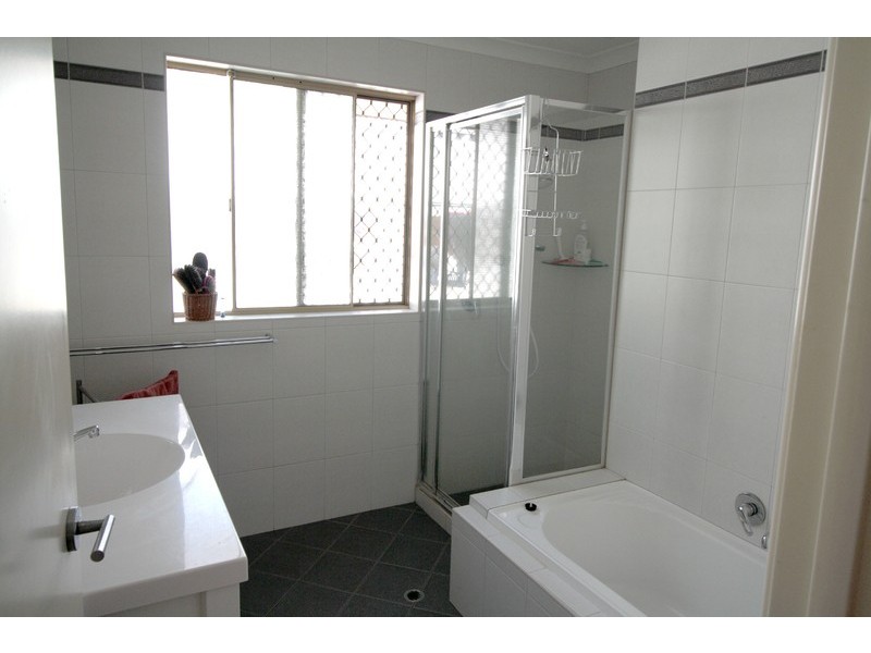 20 Cambrian Mall, Alexander Heights WA 6064