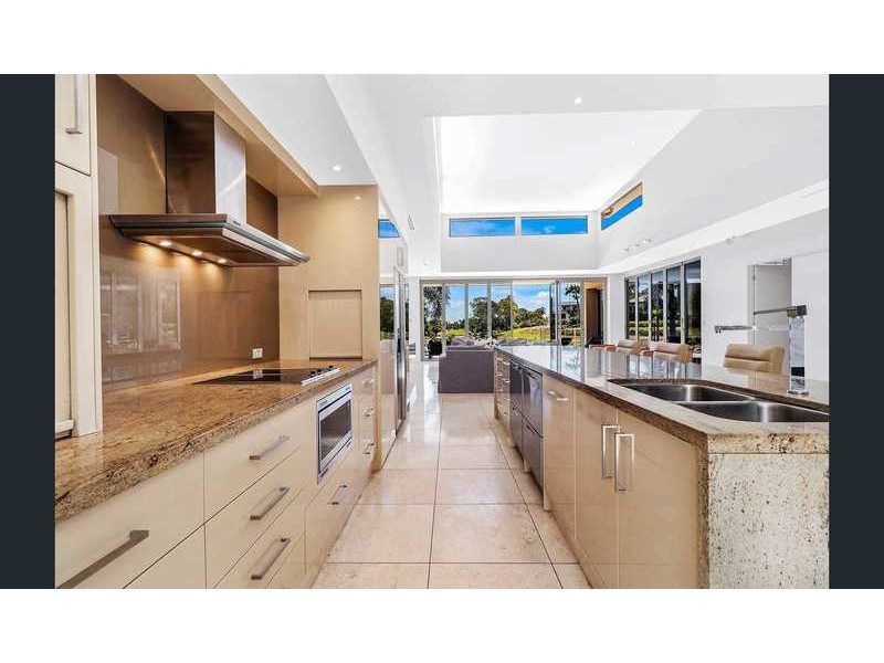 4839 The Parkway, Hope Island QLD 4212