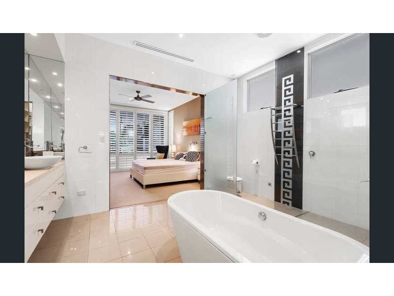 4839 The Parkway, Hope Island QLD 4212