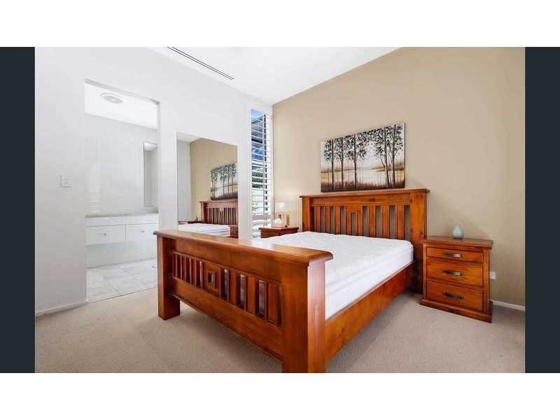 4839 The Parkway, Hope Island QLD 4212