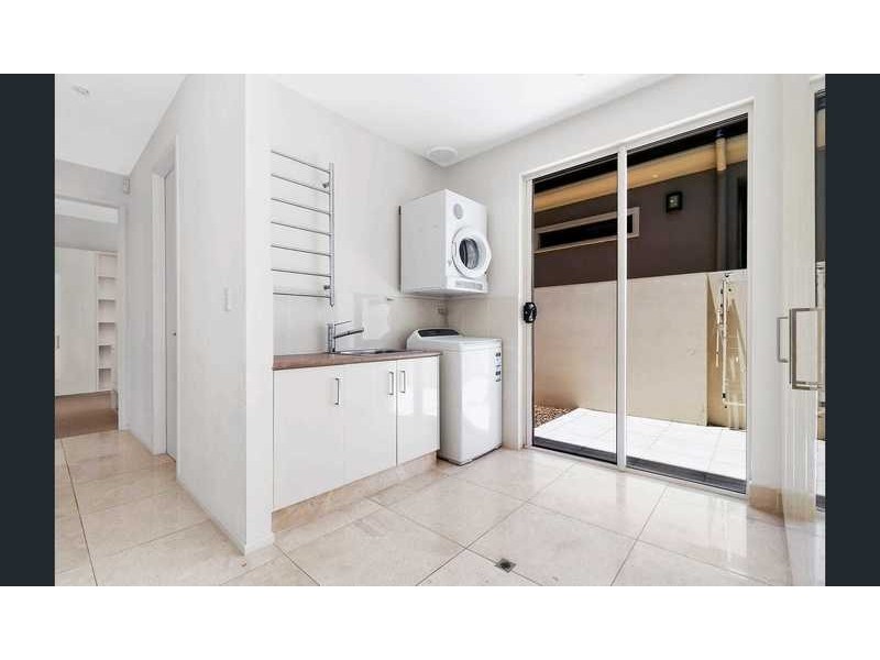 4839 The Parkway, Hope Island QLD 4212