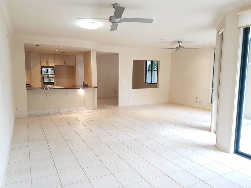 2106/1 The Vistas Drive, Carrara QLD 4211