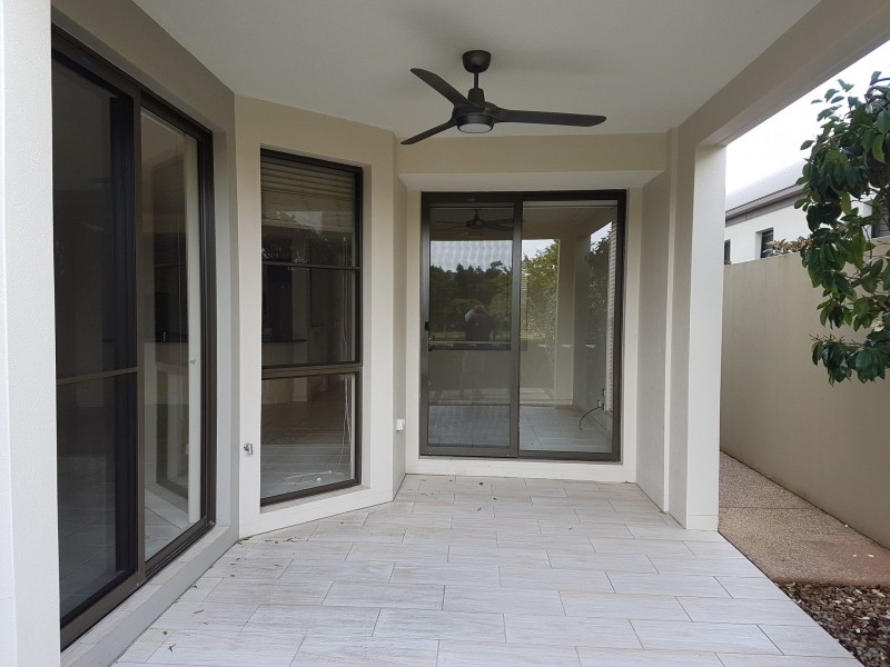 2106/1 The Vistas Drive, Carrara QLD 4211
