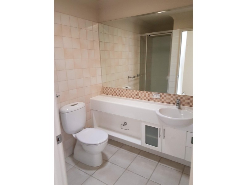 2106/1 The Vistas Drive, Carrara QLD 4211