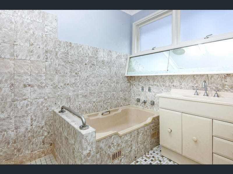 3 Universal Avenue, Georges Hall NSW 2198