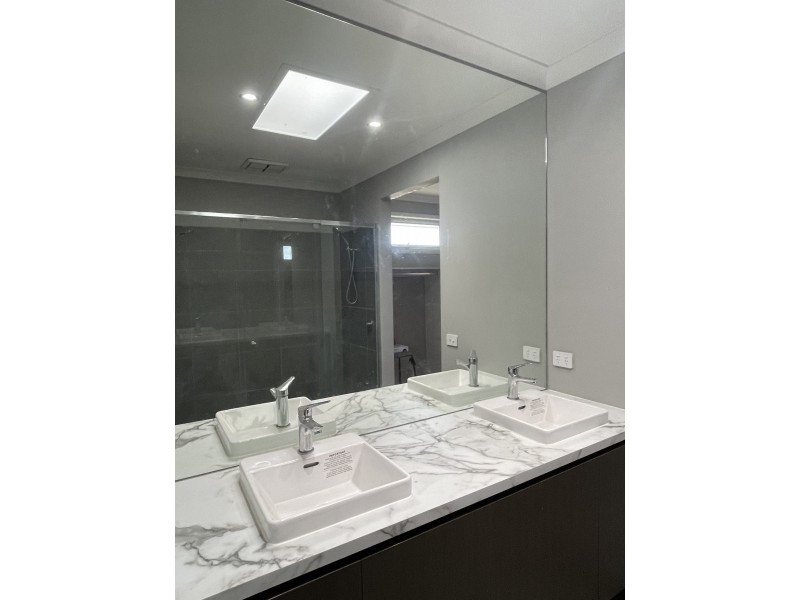 39 BURSA DR, Wyndham Vale VIC 3024