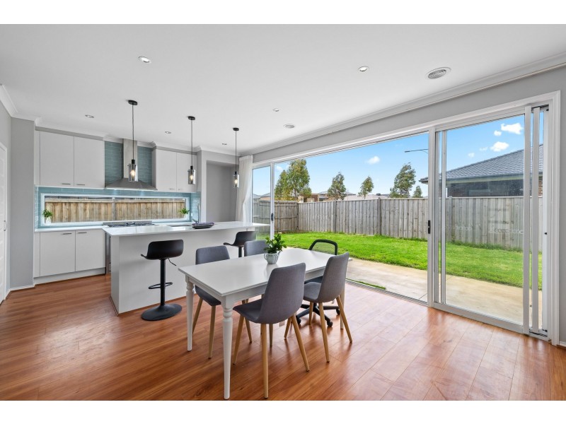 39 BURSA DR, Wyndham Vale VIC 3024