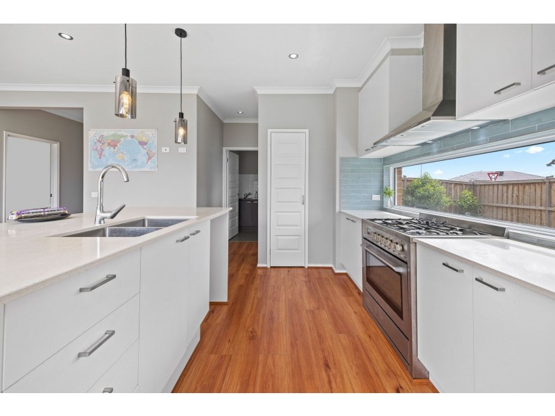 39 BURSA DR, Wyndham Vale VIC 3024