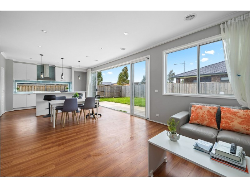 39 BURSA DR, Wyndham Vale VIC 3024